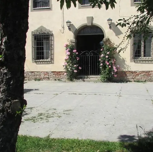 La Casa Dei Prugni Bed & Breakfast Boretto